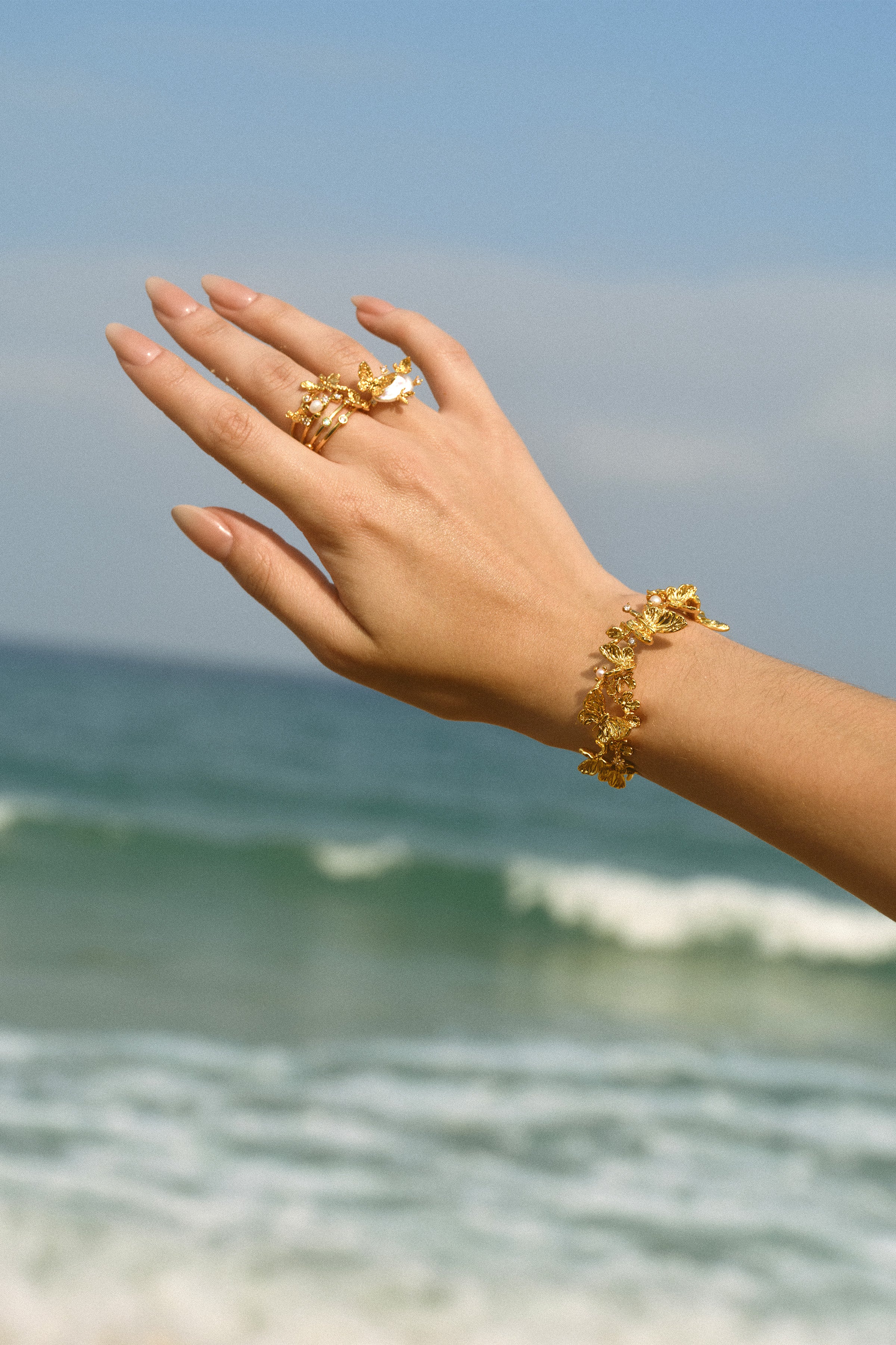 Luminous Wings Bangle - booneealus